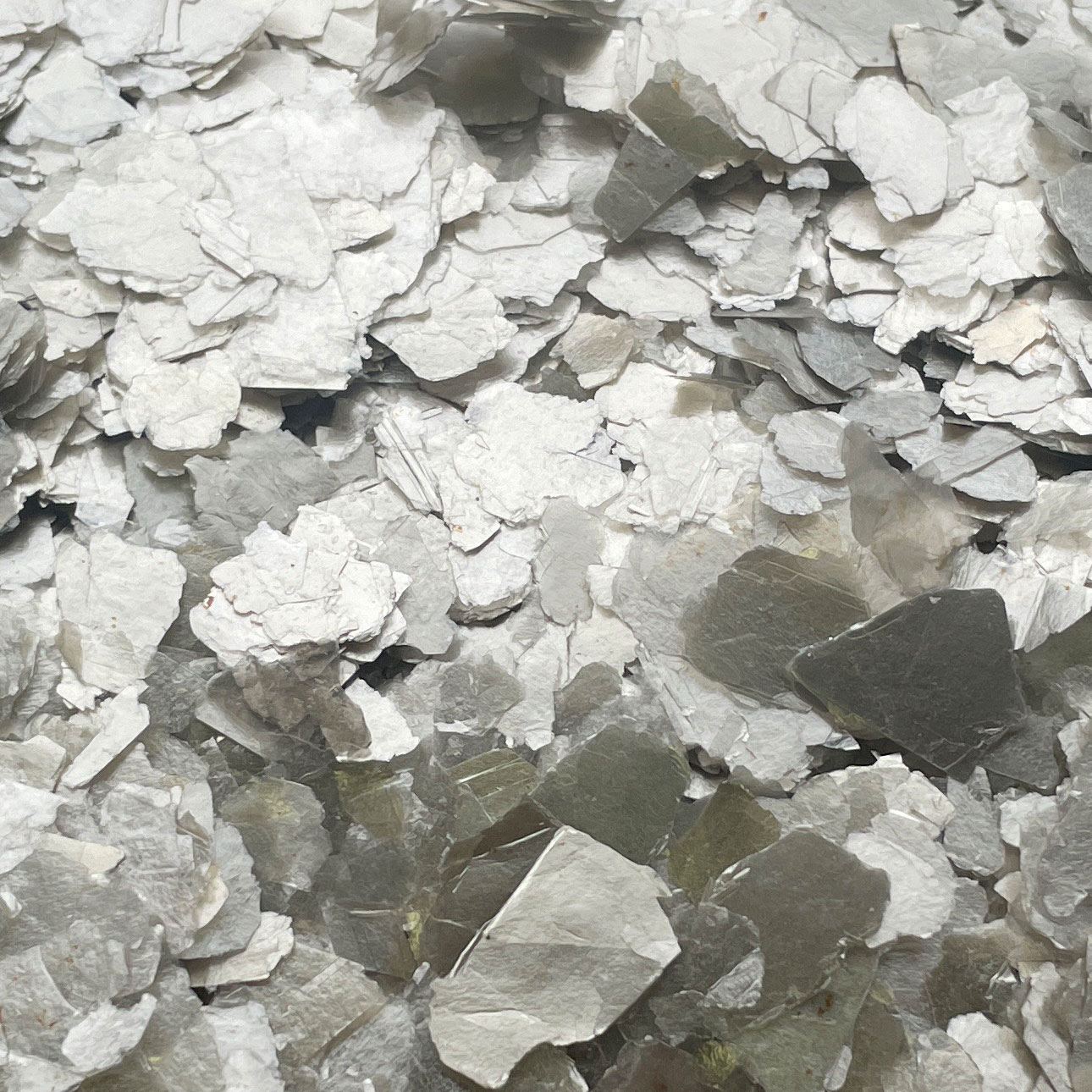 [BLOWOUT] Pure Metallic Naturals SILVER Mica Flakes 1/2'' - 2oz wt. (12oz by volume)