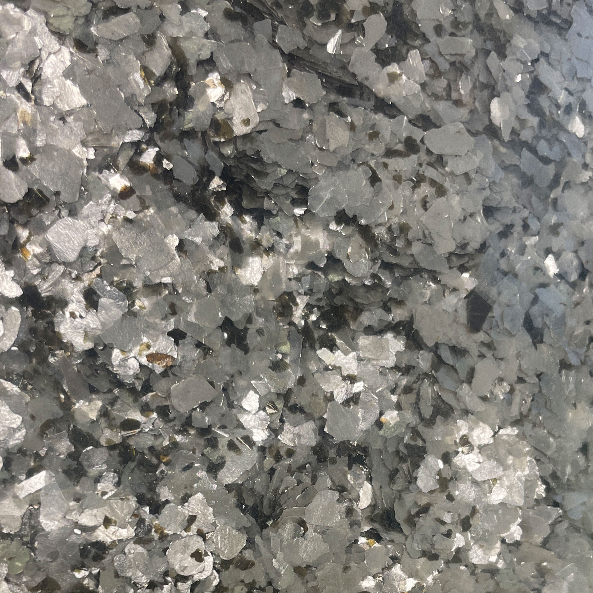 [BLOWOUT] Pure Metallic Mix - Silver 1/4" and Bronze 1/8" Mica Flakes - 2oz wt. (12oz by volume)